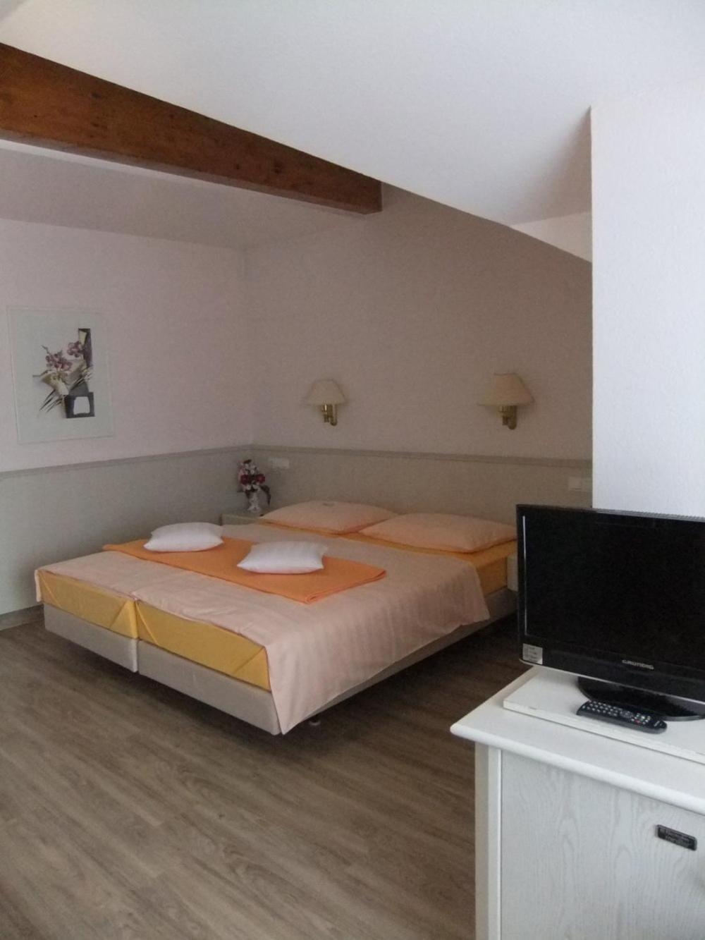 אסשפנבורג Hotel Garni Classico מראה חיצוני תמונה
